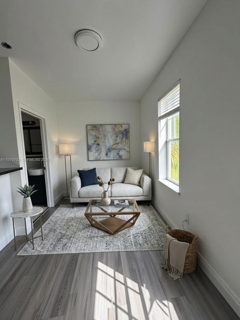 1244 Pennsylvania Ave , Unit 305, Miami Beach, FL 33139 Photo