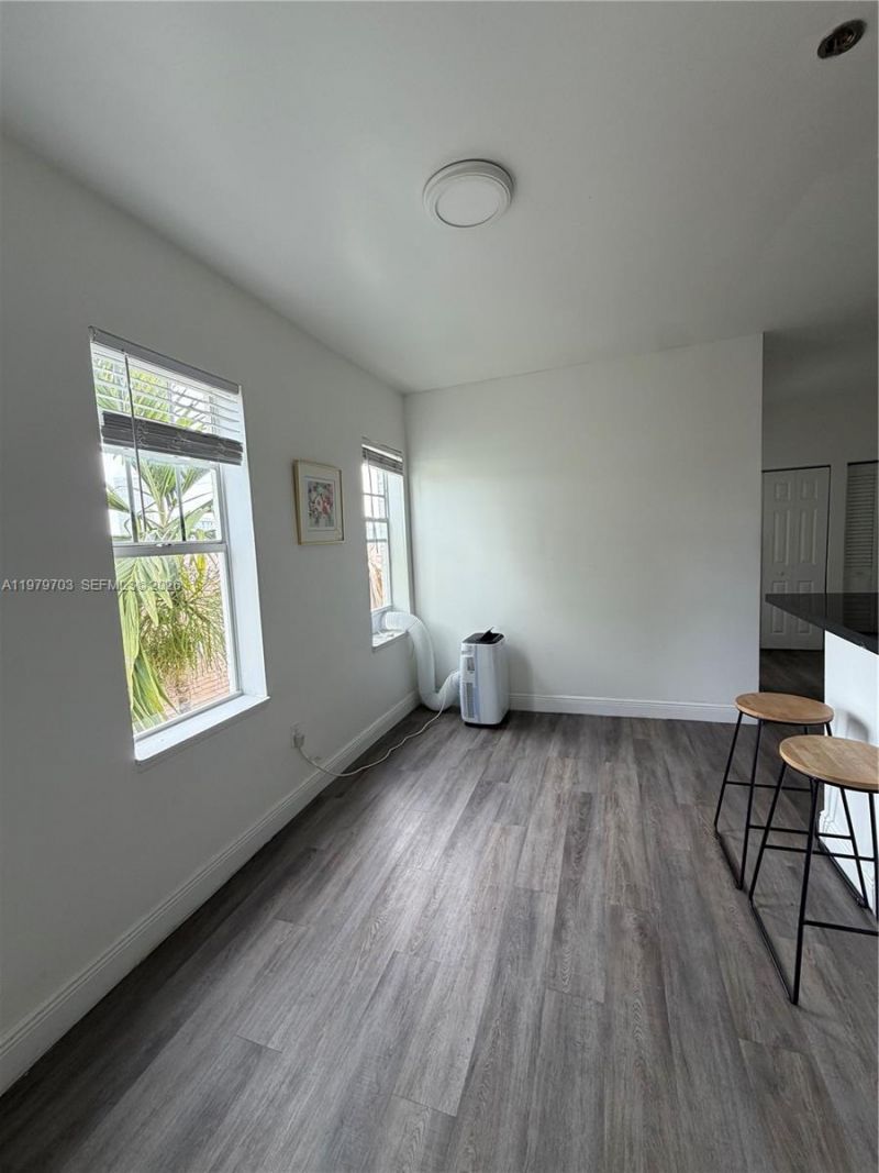 1244 Pennsylvania Ave , Unit 305, Miami Beach, FL 33139 Photo