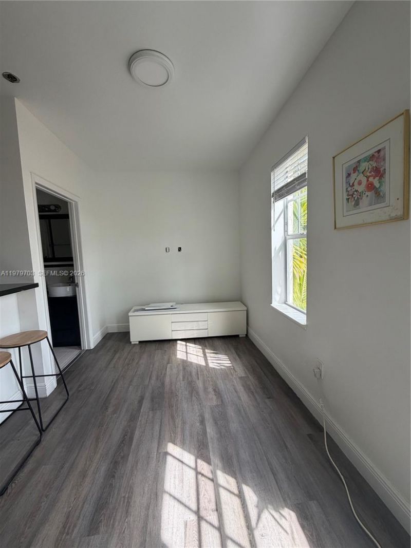 1244 Pennsylvania Ave , Unit 305, Miami Beach, FL 33139 Photo