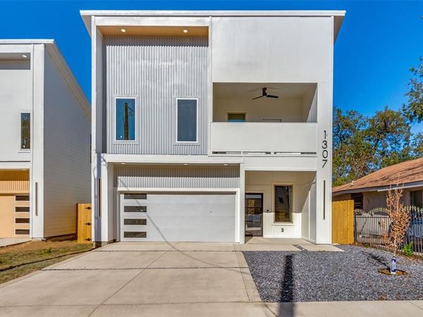 1307 Valley Street, Dallas, TX 75203