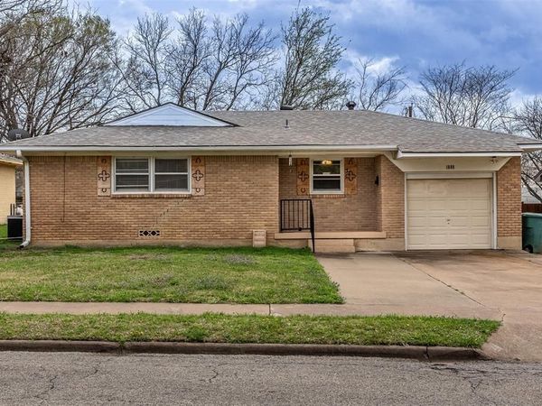 1808 W College Street, Sherman, TX 75092