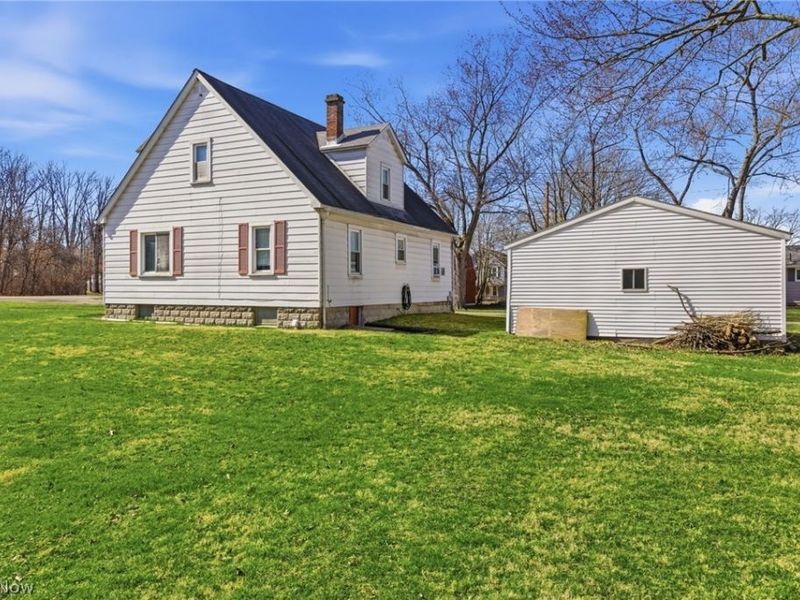 2847 Youngstown Avenue, Mc Donald, OH 44437 Photo 6