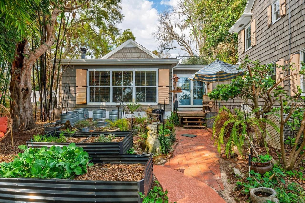 976 Fairview Avenue, Mount Dora, FL 32757 Photo