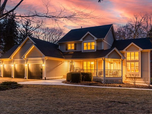 41W716 Hunters Hill Drive, St. Charles, IL 60175