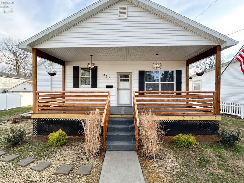 335 Benner Street, Tiffin, OH 44883 Photo 2