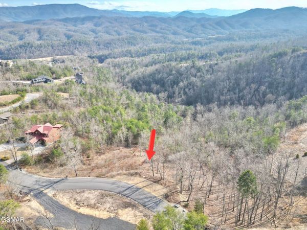 3065 Summit Trails Drive, Sevierville, TN 37862