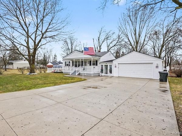 7501 Rauschelbach Street, Shelby Twp, MI 48317