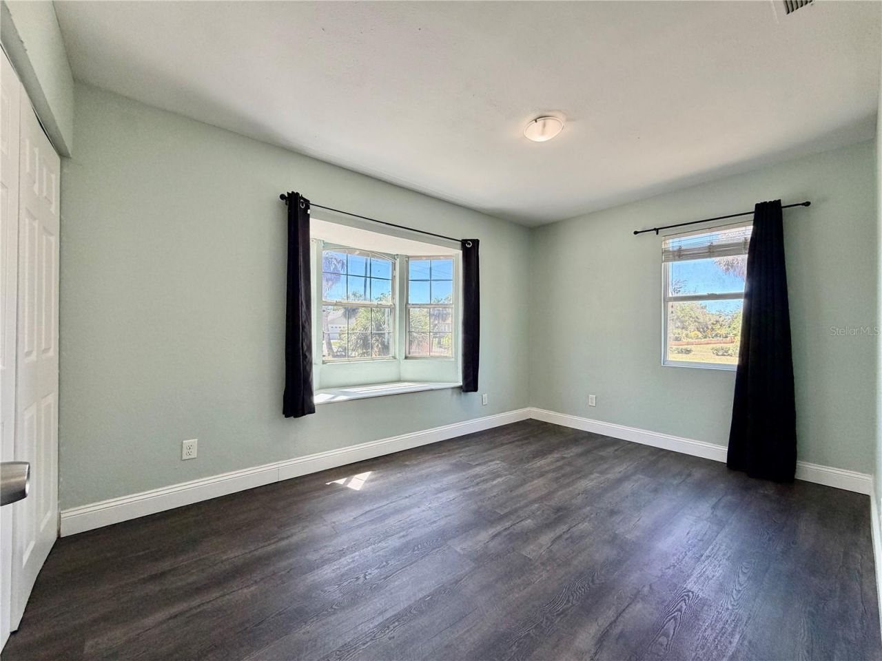 2421 Granada Circle E, Saint Petersburg, FL 33712 Photo