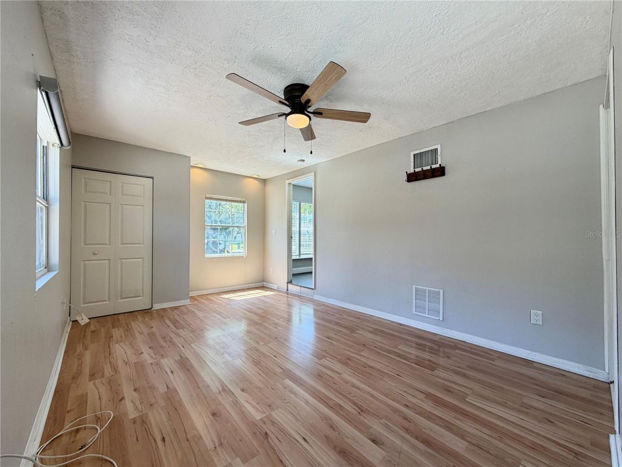 2421 Granada Circle E, Saint Petersburg, FL 33712 Photo