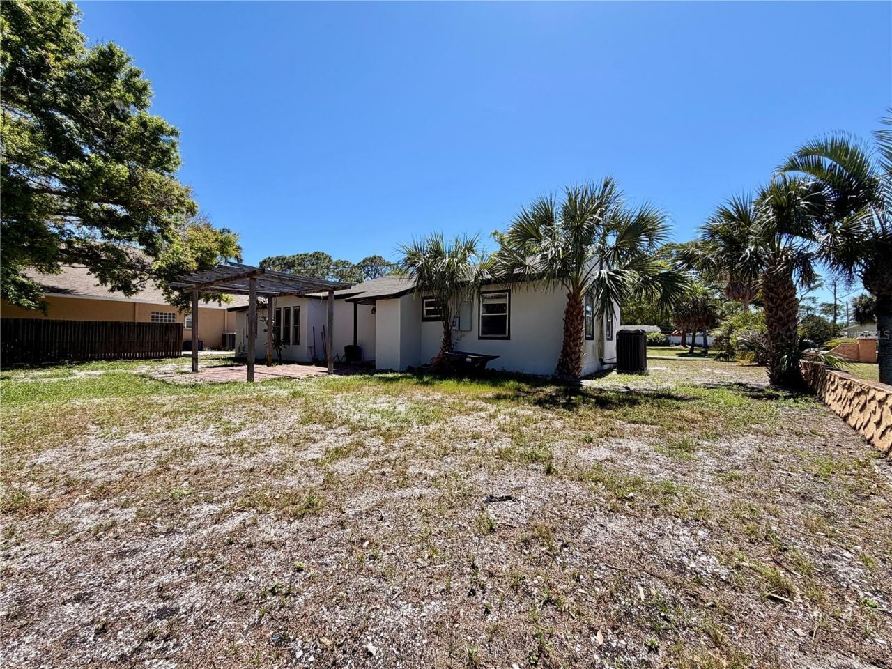 2421 Granada Circle E, Saint Petersburg, FL 33712 Photo