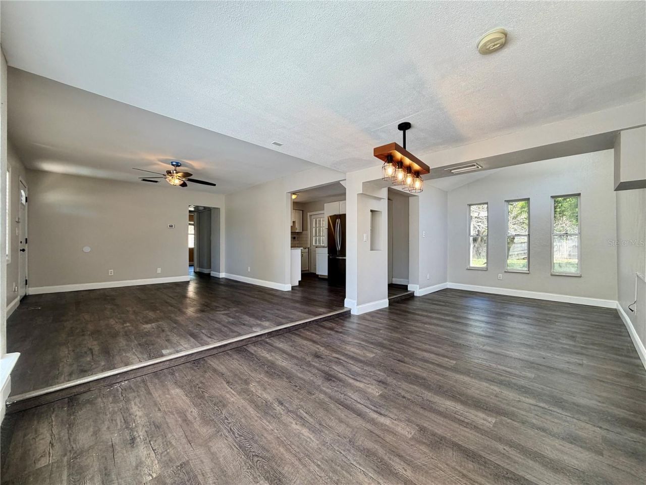 2421 Granada Circle E, Saint Petersburg, FL 33712 Photo