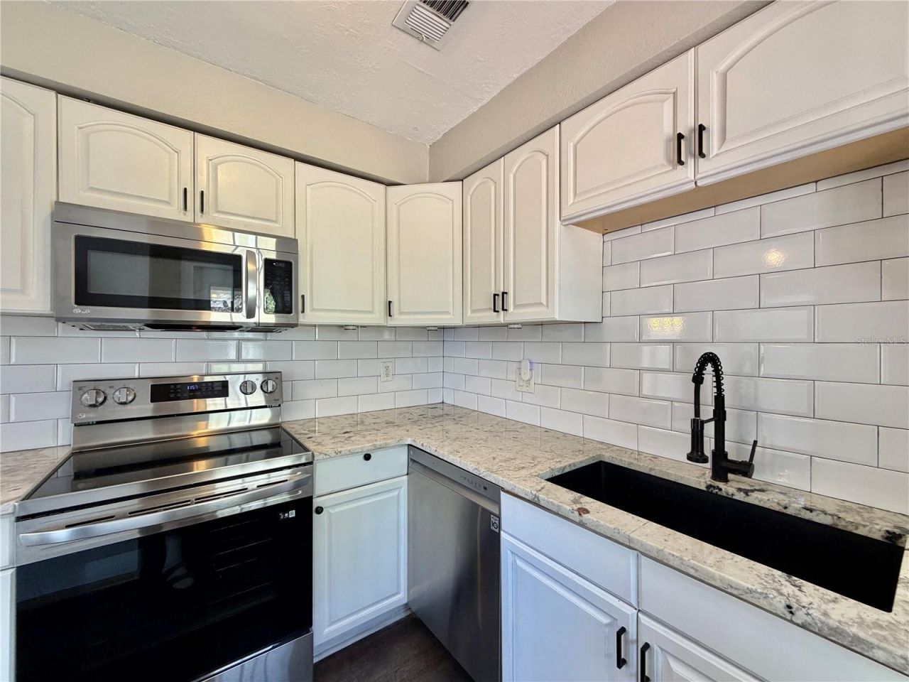 2421 Granada Circle E, Saint Petersburg, FL 33712 Photo