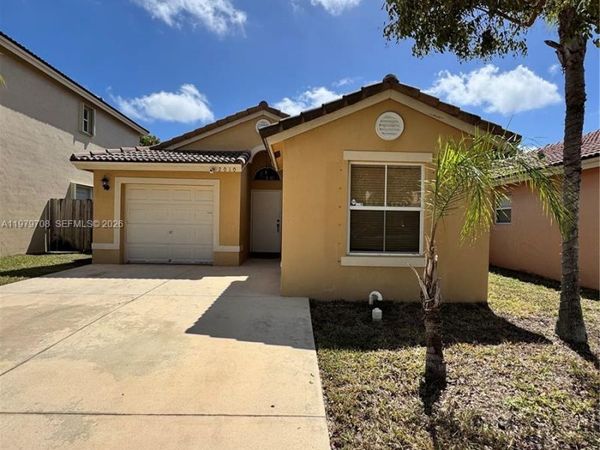 2010 SE 14th St , Homestead, FL 33035