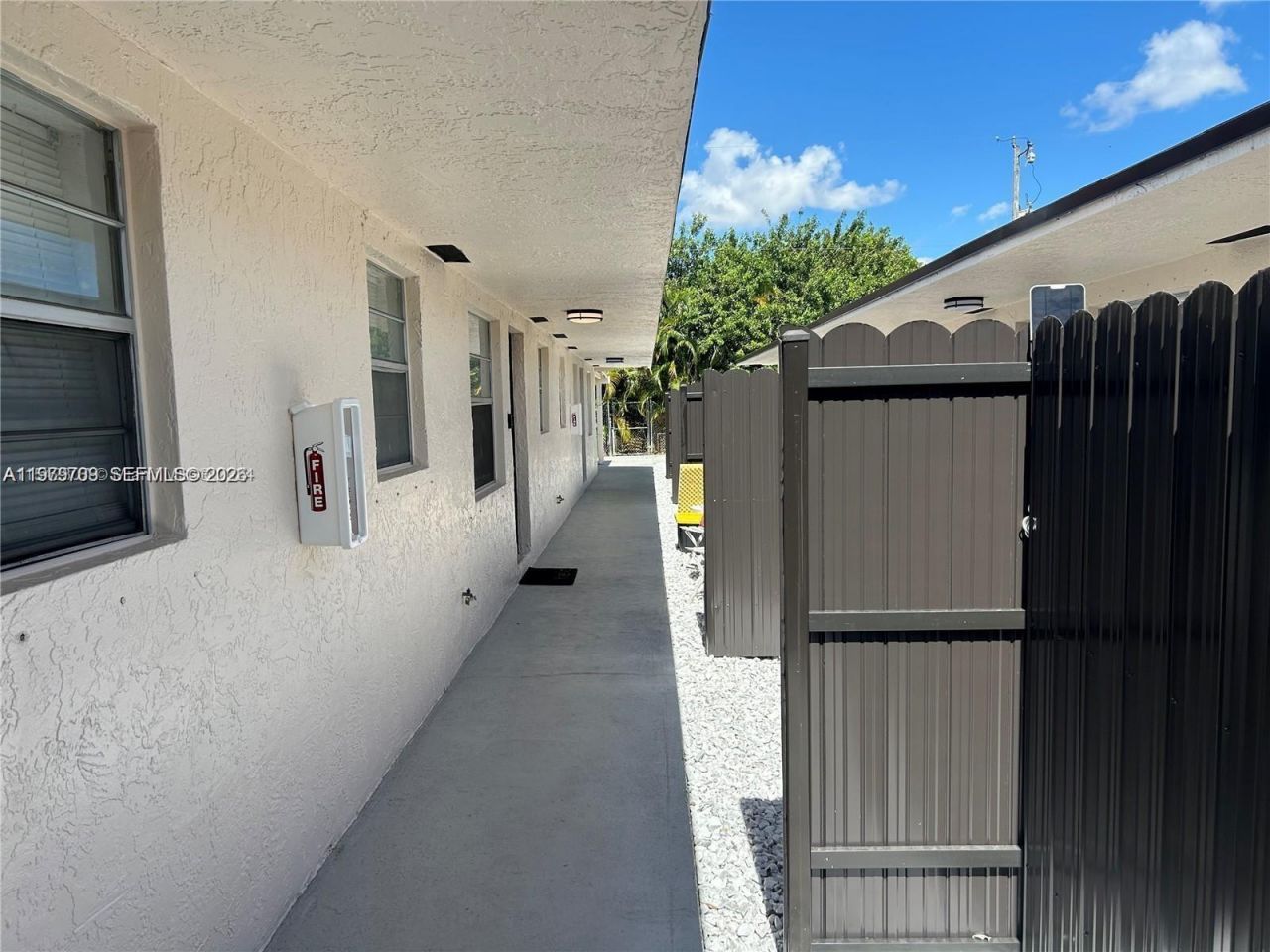 916 SW 10th St, Unit 1-3, Hallandale Beach, FL 33009 Photo
