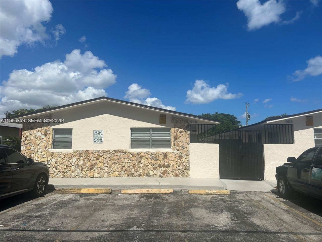 916 SW 10th St , Unit 1-3, Hallandale Beach, FL 33009 Photo