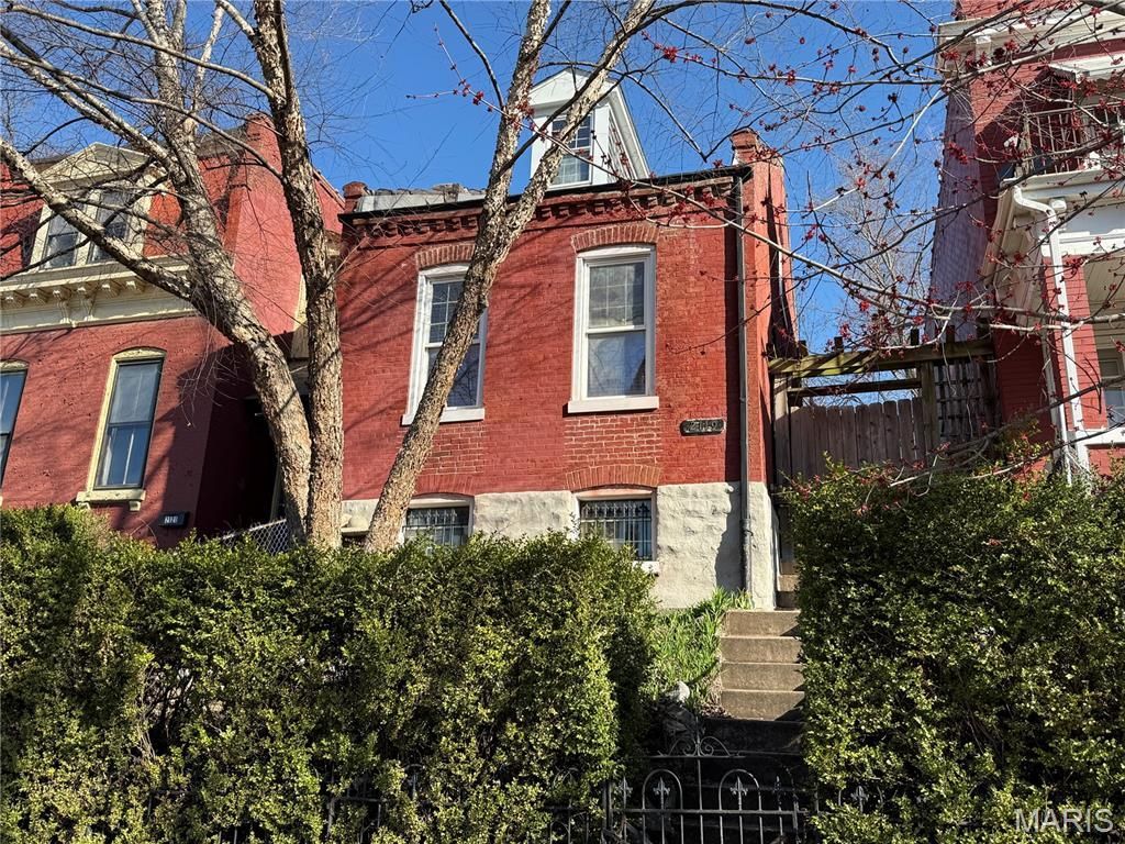 2119 Chippewa Street, Saint Louis, MO 63118 Main Photo