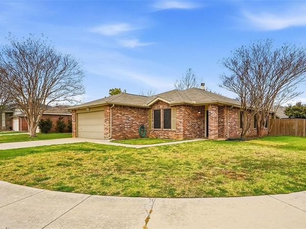 8720 Hunters Point Way , Fort Worth, TX 76123