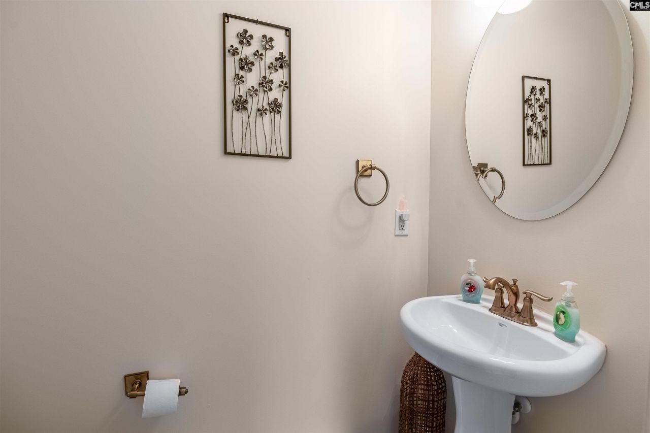 135 Magnolia Tree Road  Photo 18