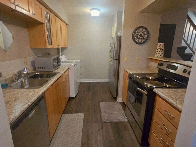 3023 Ivy Hill Circle, Unit D, Cortland, OH 44410 Photo 5