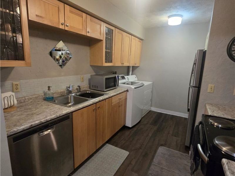 3023 Ivy Hill Circle, Unit D, Cortland, OH 44410 Photo 6