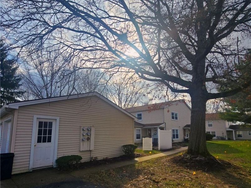 3023 Ivy Hill Circle, Unit D, Cortland, OH 44410 Photo 9