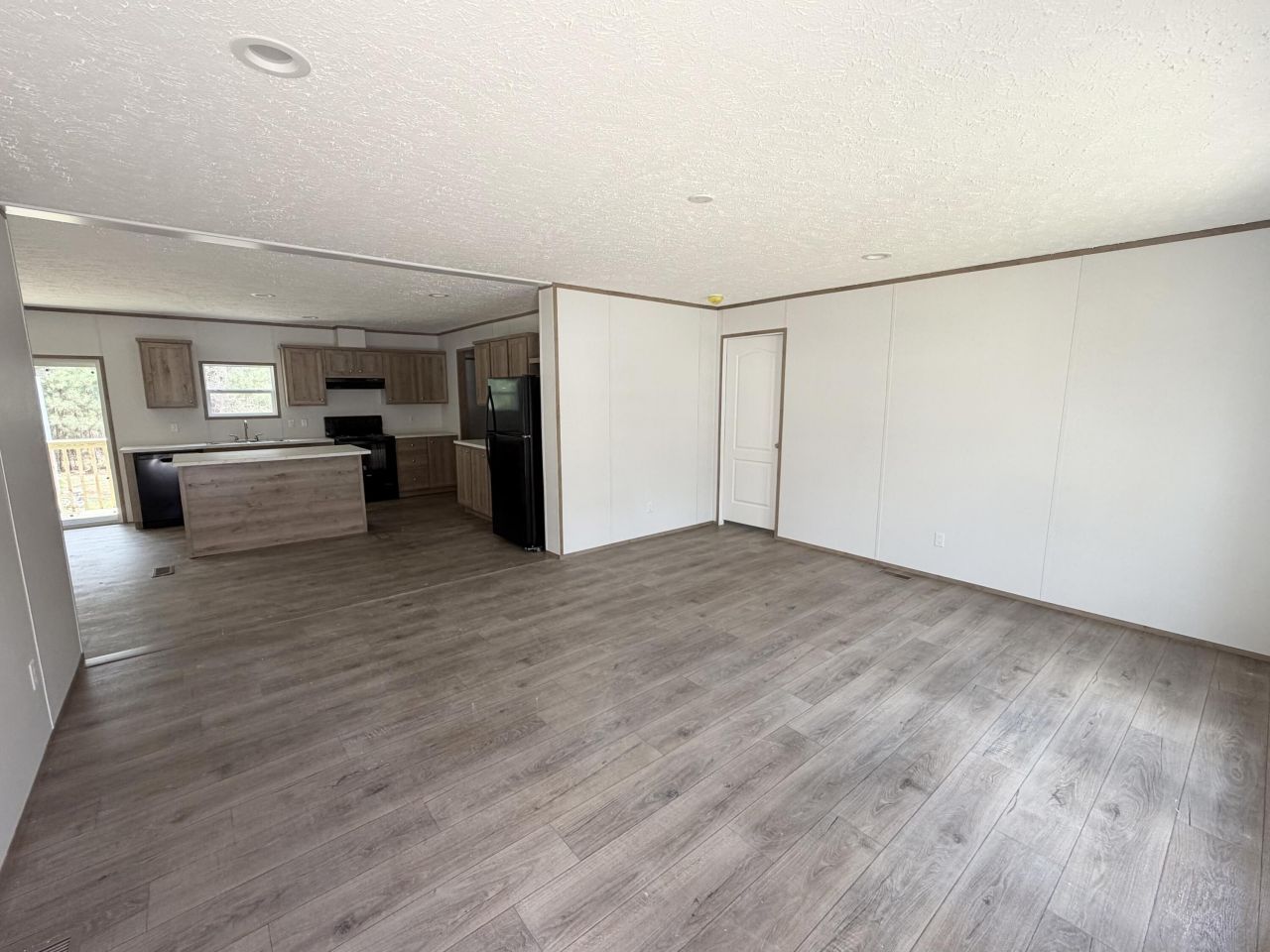 214 Hickory Street Photo 6