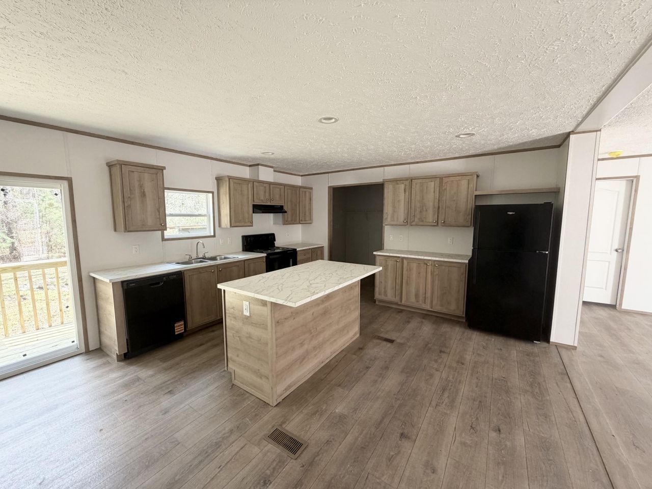 214 Hickory Street Photo 7