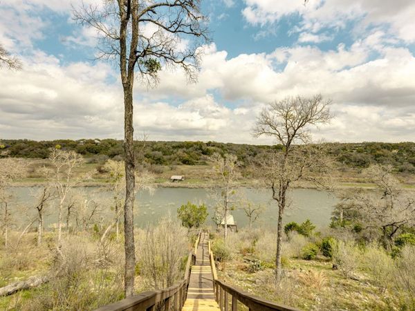 24236 Spur TRL , Spicewood, TX 78620