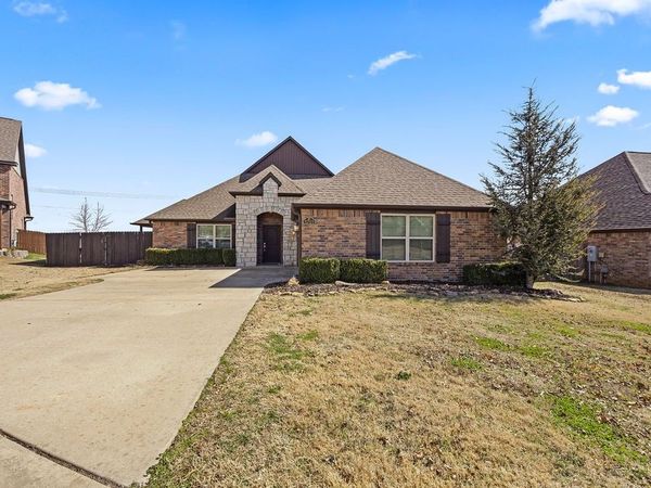5703 Gunstock Road , Bentonville, AR 72713