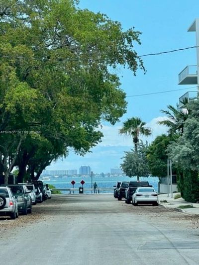 541 NE 62nd St , Miami, FL 33138 Photo