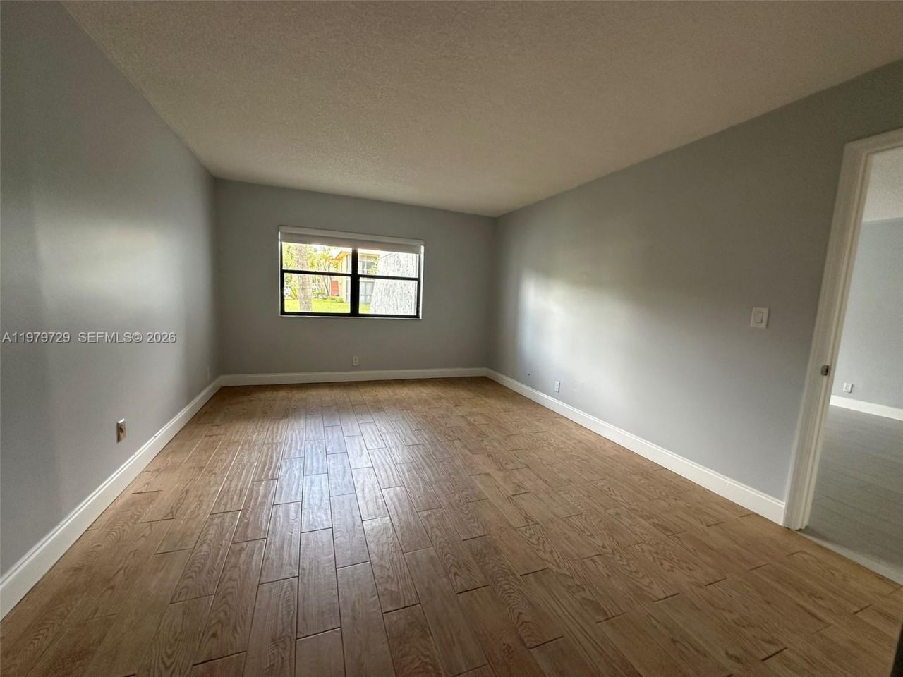 200 Lakeview Dr , Unit 111, Weston, FL 33326 Photo