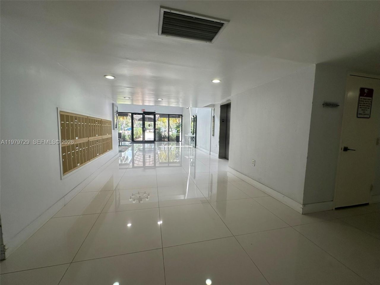 200 Lakeview Dr , Unit 111, Weston, FL 33326 Photo