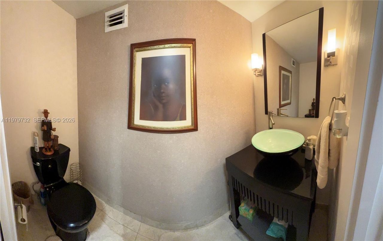 150 SE 25th Rd , Unit 10E, Miami, FL 33129 Photo