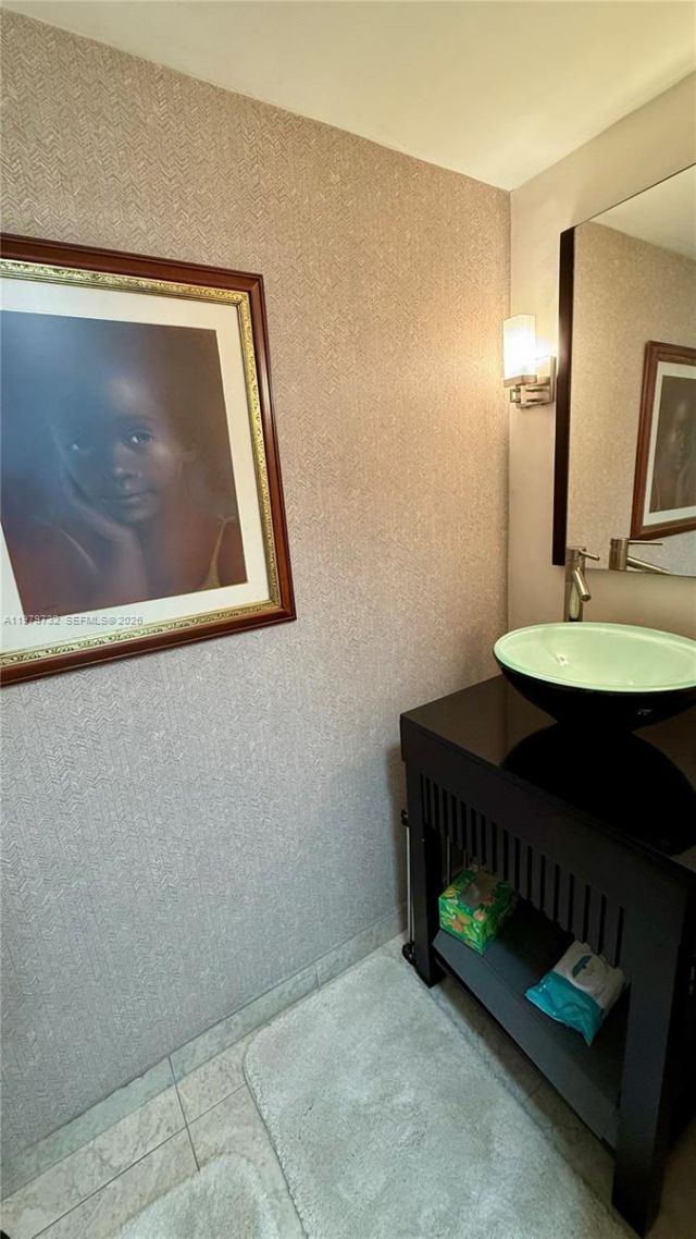 150 SE 25th Rd , Unit 10E, Miami, FL 33129 Photo