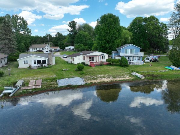 12515 S Rosemary Avenue, Grant, MI 49327