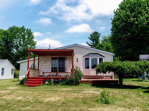 12515 S Rosemary Avenue, Grant, MI 49327