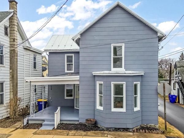 10 S WASHINGTON STREET, MECHANICSBURG, PA 17055