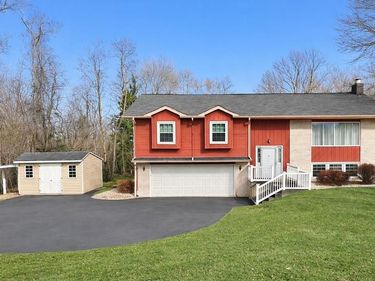 11 SAINT JOHNS DRIVE, DUNCANNON, PA 17020