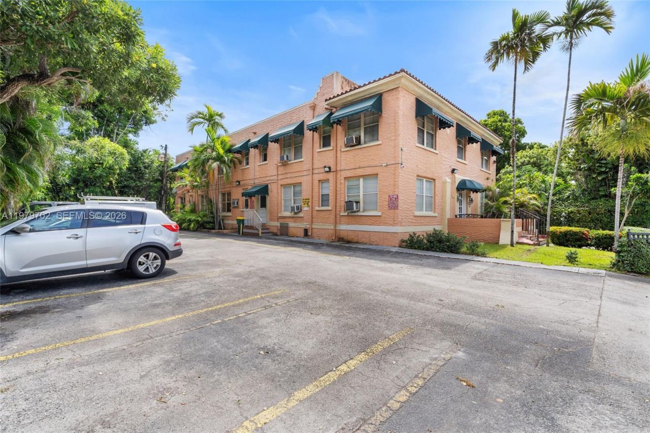 3409 S Le Jeune Rd , Coral Gables, FL 33134 Photo