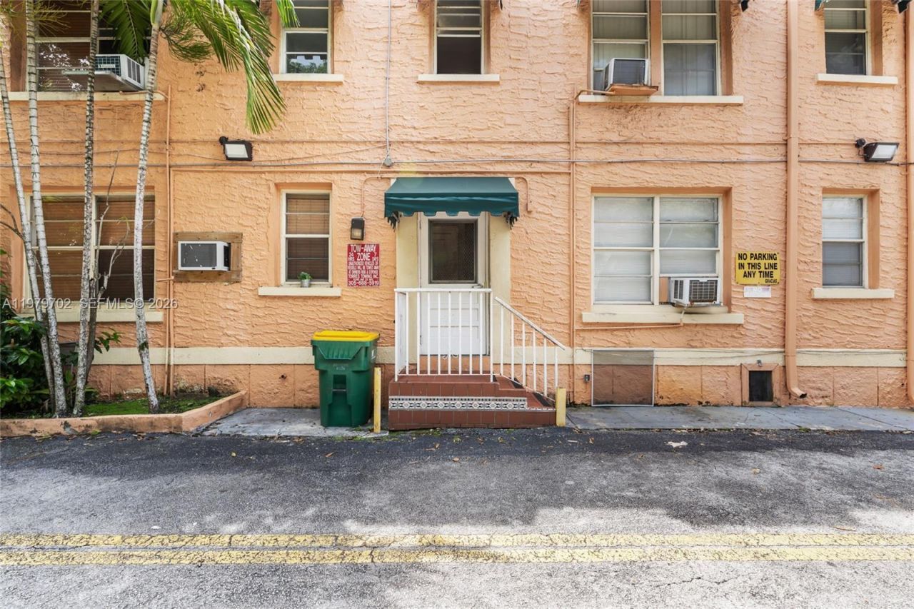 3409 S Le Jeune Rd , Coral Gables, FL 33134 Photo