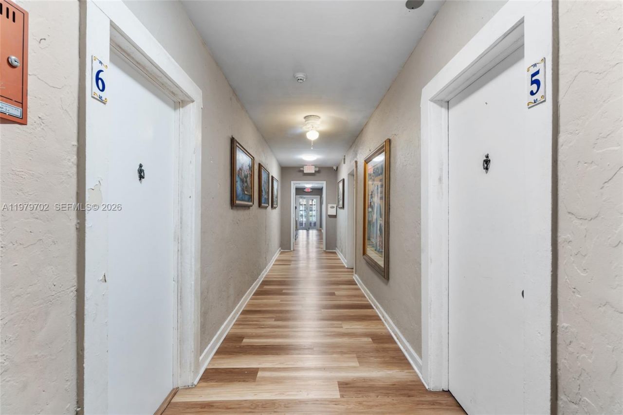 3409 S Le Jeune Rd , Coral Gables, FL 33134 Photo