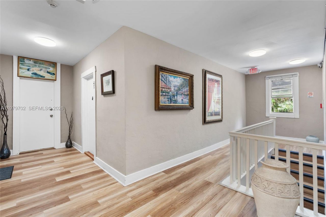 3409 S Le Jeune Rd , Coral Gables, FL 33134 Photo