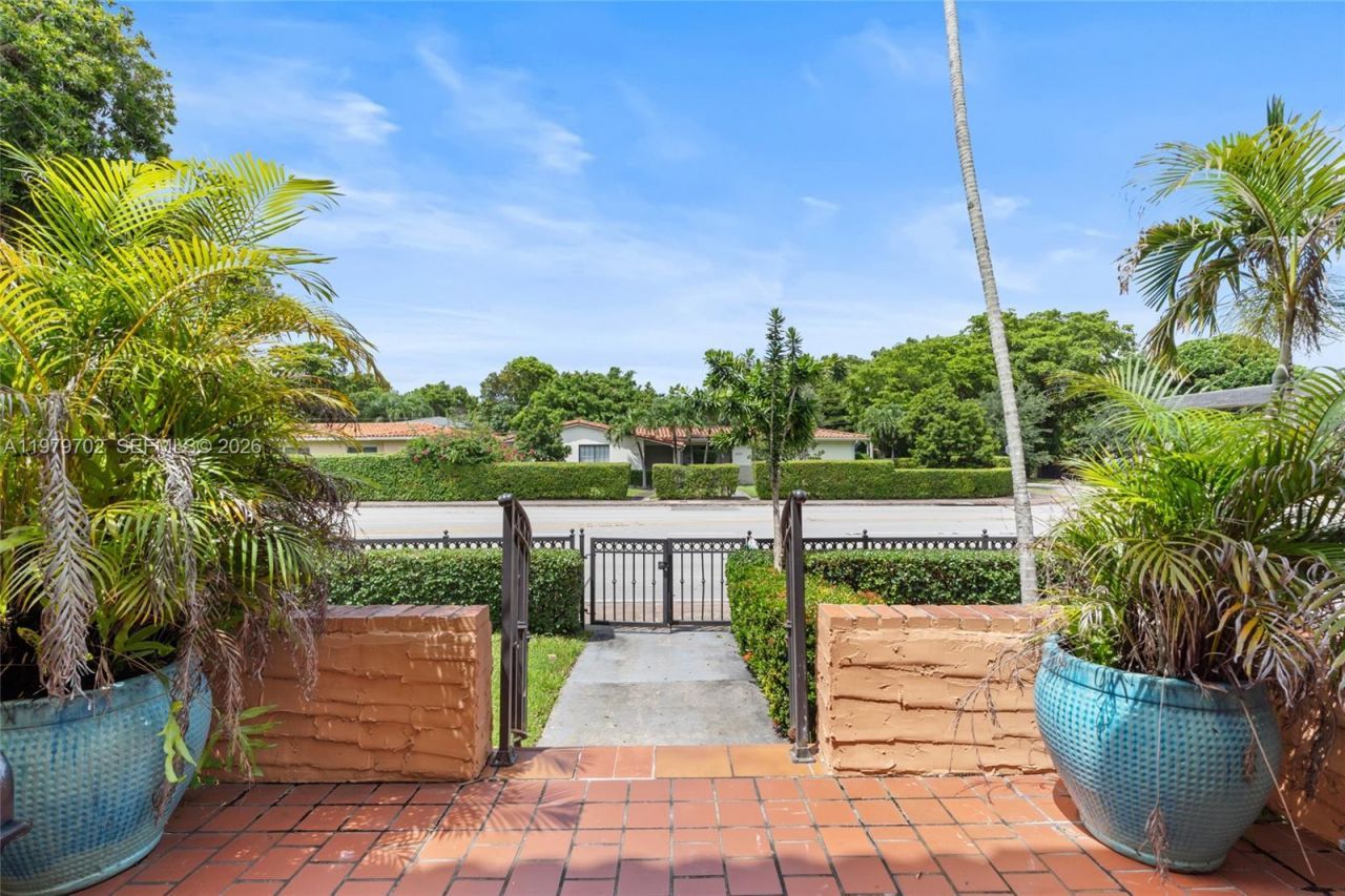 3409 S Le Jeune Rd , Coral Gables, FL 33134 Photo