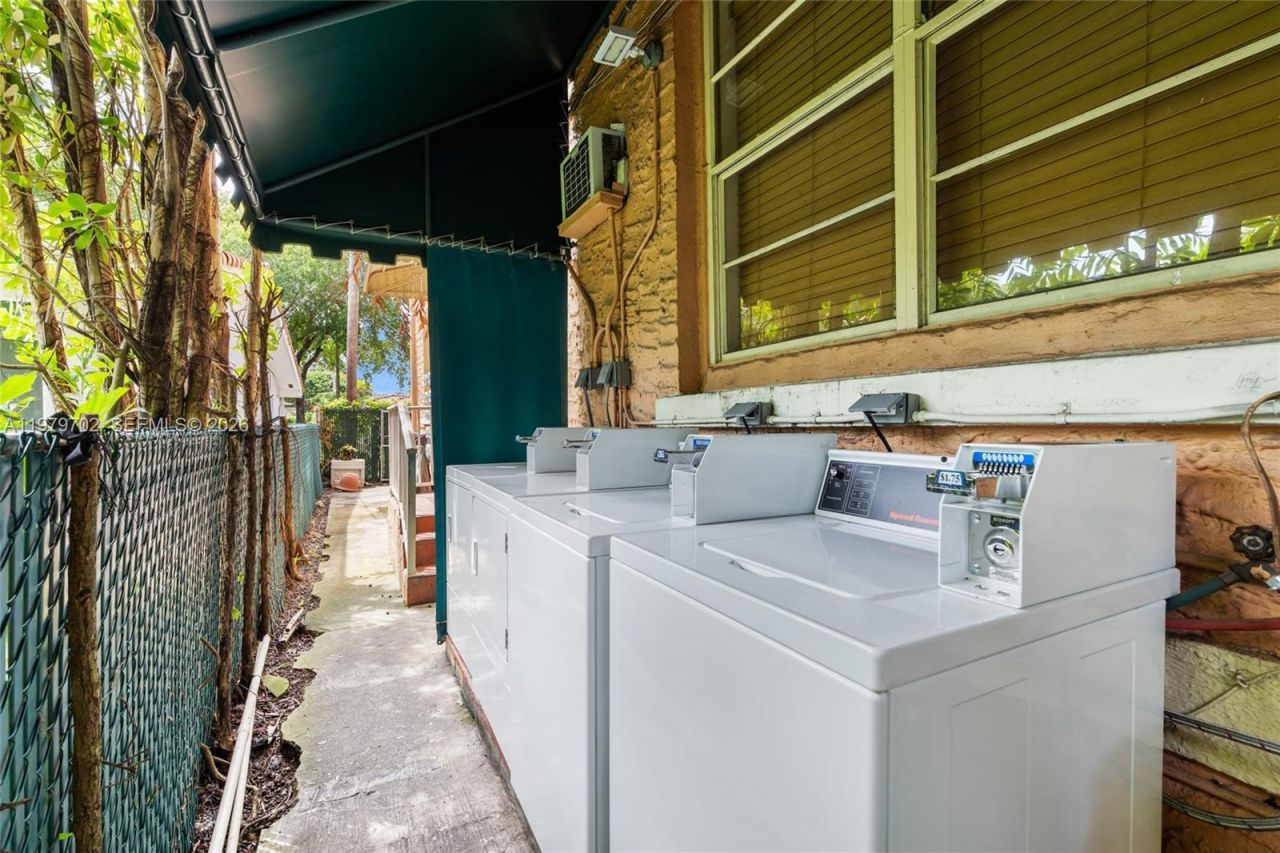 3409 S Le Jeune Rd , Coral Gables, FL 33134 Photo