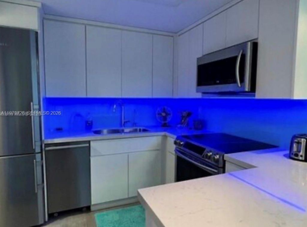 2457 Collins Ave , Unit 1605, Miami Beach, FL 33140 Photo