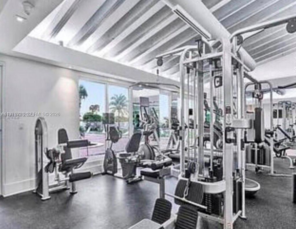 2457 Collins Ave , Unit 1605, Miami Beach, FL 33140 Photo