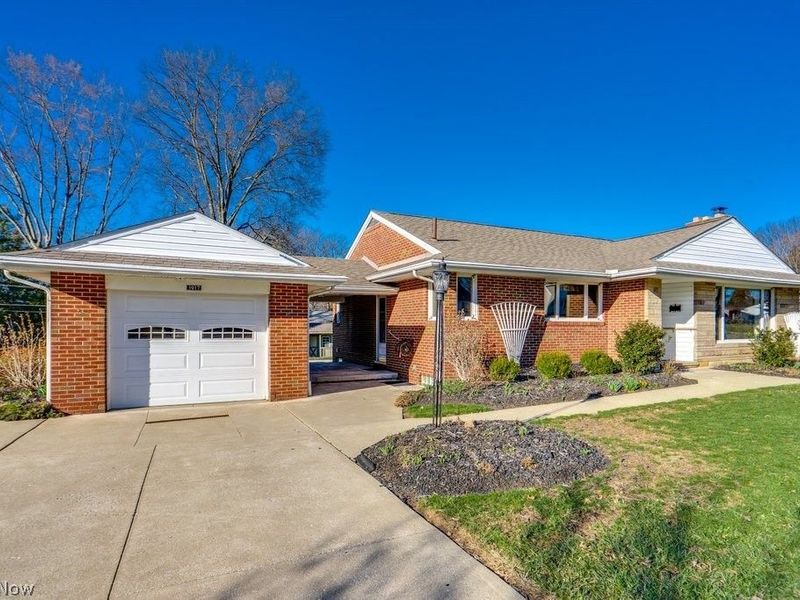 3917 Crestwood Street NW, Canton, OH 44708 Photo 5