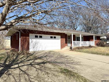 1140 E Street, Geneva, NE 68361