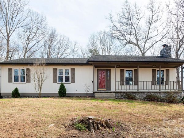 230 Foxwood Drive , Hendersonville, NC 28791