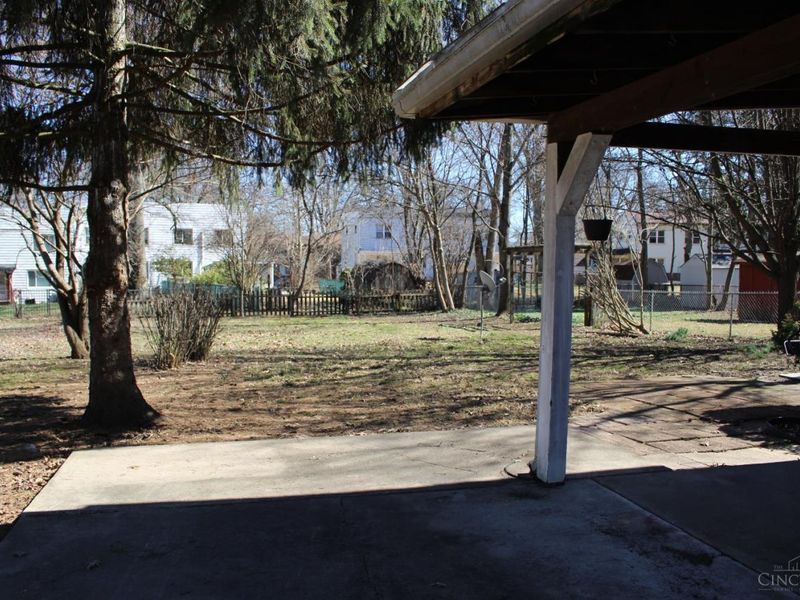 6 Belknap Place, Greenhills, OH 45218 Photo 20